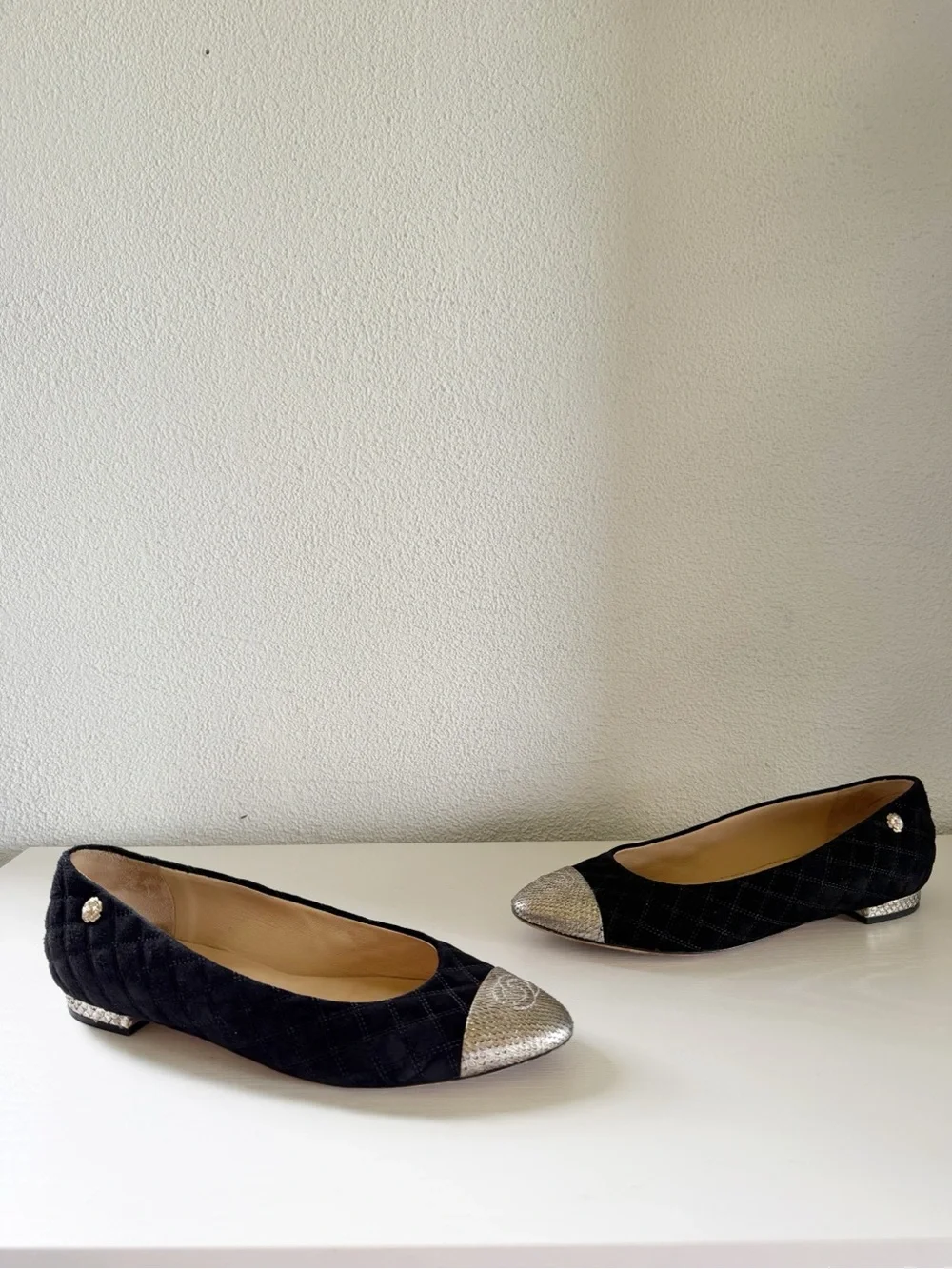 Chanel Quilted Suede Ballet Flats Black Silver CC Cap Toe EU 40.5 US 10.5